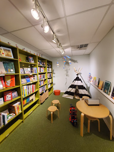 Book Store «Blue Bicycle Books», reviews and photos, 420 King St, Charleston, SC 29403, USA