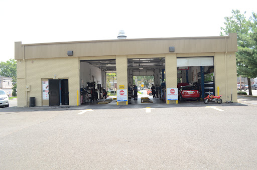 Auto Repair Shop «8 Min Oil Change Auto Repair & Tire Center», reviews and photos, 174 Mountain Ave, Springfield Township, NJ 07081, USA