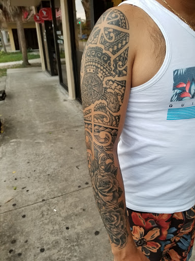 Tattoo Shop «Black Rose Tattoo Shop», reviews and photos, 3300 W Hillsboro Blvd, Deerfield Beach, FL 33442, USA