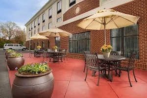 Holiday Inn Express & Suites Tullahoma, an IHG Hotel image