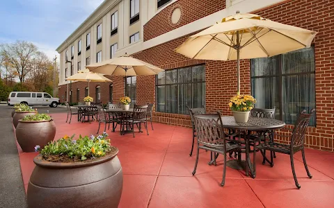 Holiday Inn Express & Suites Tullahoma, an IHG Hotel image