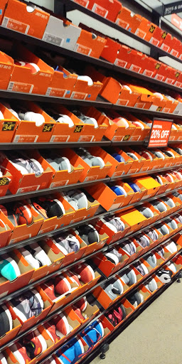 Clothing Store «Nike Factory Store», reviews and photos, 11401 NW 12th St #224, Miami, FL 33172, USA