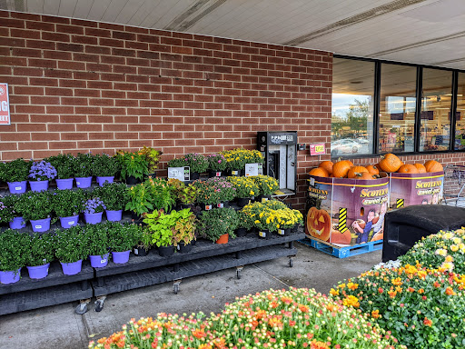 Grocery Store «Stop & Shop», reviews and photos, 333 W River St, Providence, RI 02904, USA