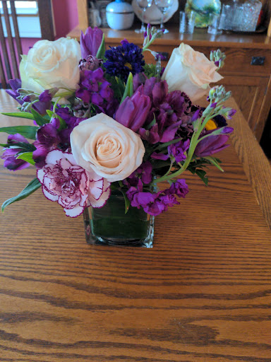 Florist «DTC Custom Floral», reviews and photos, 9555 E Arapahoe Rd # 15, Greenwood Village, CO 80112, USA