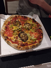 Plats et boissons du Pizzeria Pizza Vio à Saint-Pierre-des-Corps - n°4