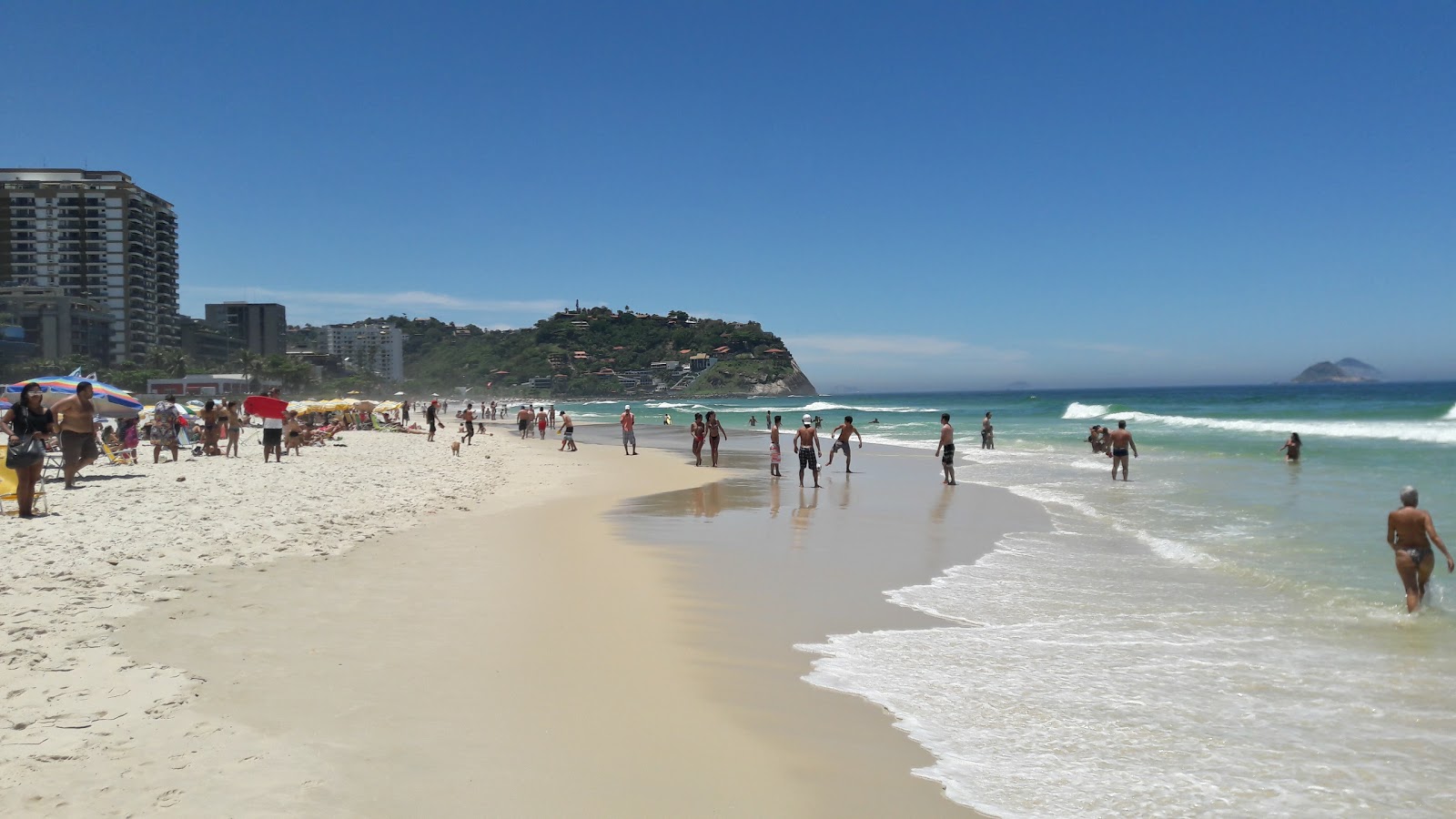 Fotografija Pepe Plaža z svetel fin pesek površino