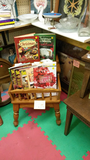 Shopping Mall «Old Town Shopping Center», reviews and photos, 2528 S Campbell Ave, Springfield, MO 65807, USA