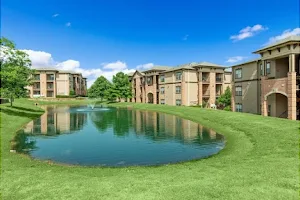 Falcon Lakes Apartments image