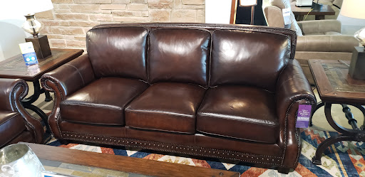 Furniture Store «Rooms To Go & Rooms To Go Kids Furniture Store - Montgomery», reviews and photos, 6810 Eastchase Pkwy Suite A, Montgomery, AL 36117, USA