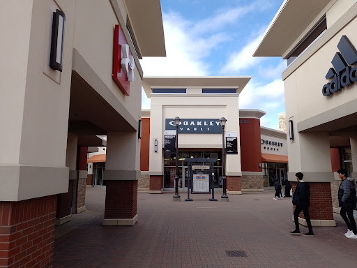 Shopping Mall «Twin Cities Premium Outlets», reviews and photos, 3965 Eagan Outlets Pkwy, Eagan, MN 55122, USA