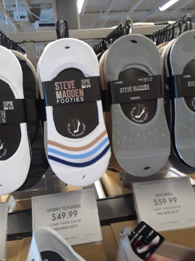 Shoe Store «DSW Designer Shoe Warehouse», reviews and photos, 940 Plaza Blvd, Lancaster, PA 17601, USA