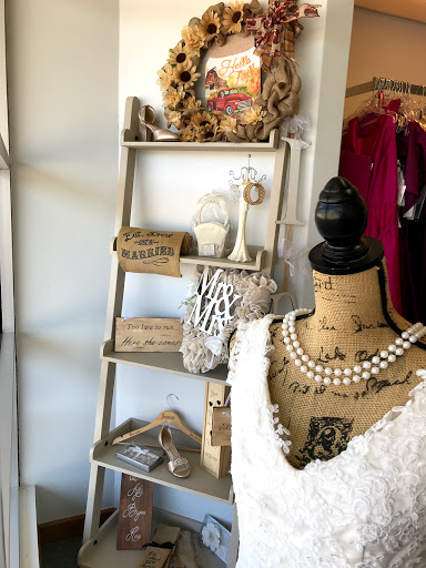 Wedding Store «Wedding Wishlist», reviews and photos, 1113 Howdershell Rd, Florissant, MO 63031, USA