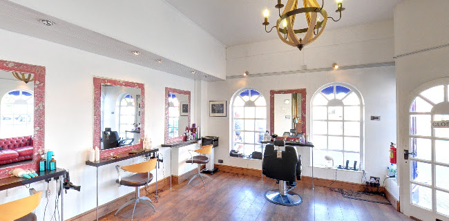 Reviews of The Lounge Hair Salon in Bridgend - Barber shop