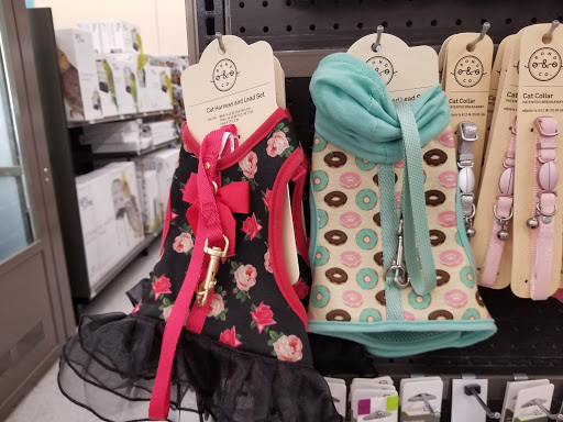 Pet Supply Store «Petco Animal Supplies», reviews and photos, 4013 W Walnut St, Rogers, AR 72756, USA