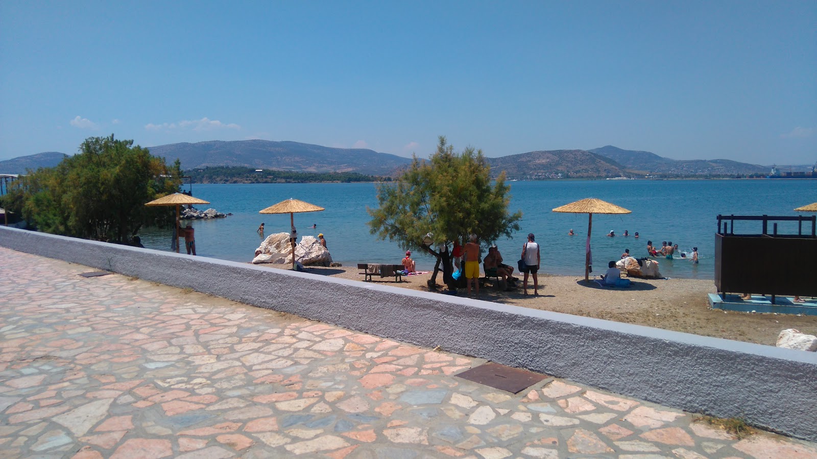 Foto de Anavros mini beach área de comodidades