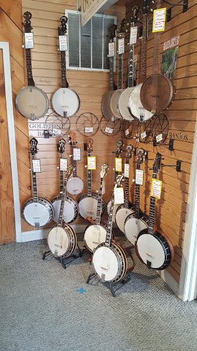 Cigar Shop «Slow Burns Cigar Shoppe & Smoking Lounge», reviews and photos, 701 Frederick Rd, Catonsville, MD 21228, USA