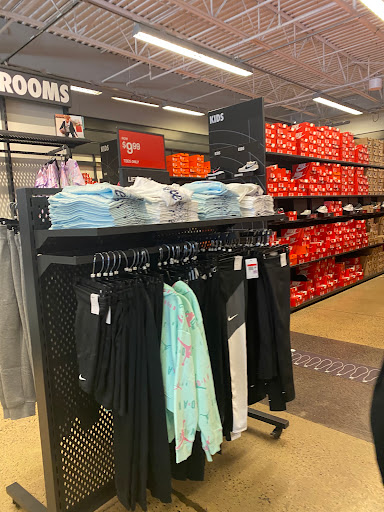 Clothing Store «Nike Factory Store», reviews and photos, 241 Fort Evans Road Northeast #510, Leesburg, VA 20176, USA