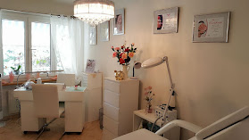 Handkuss, Manicure & Pedicure, Lourdes Kunfermann