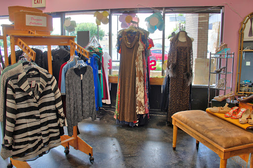 Boutique «What Women Want Resale Boutique», reviews and photos, 9012 Research Blvd Ste C12, Austin, TX 78758, USA