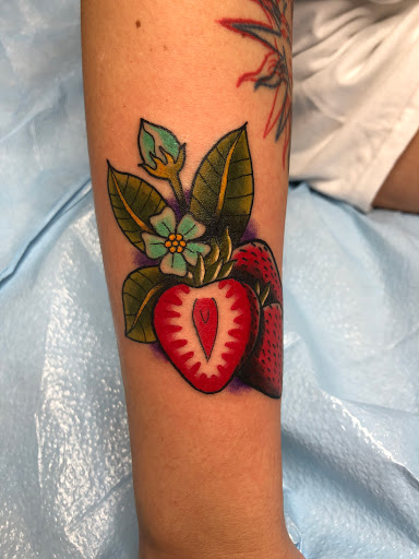 Tattoo Shop «12 Volt Tattoo Chico», reviews and photos, 194 E 8th St, Chico, CA 95928, USA