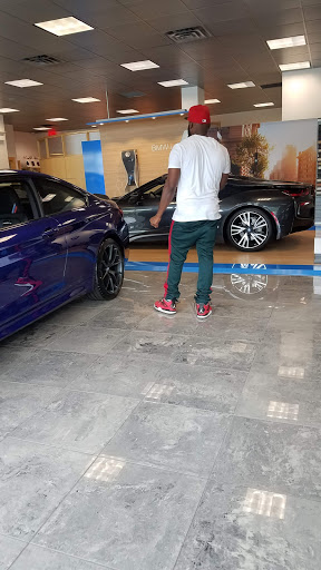 BMW Dealer «BMW of Oyster Bay», reviews and photos, 145 Pine Hollow Rd, Oyster Bay, NY 11771, USA