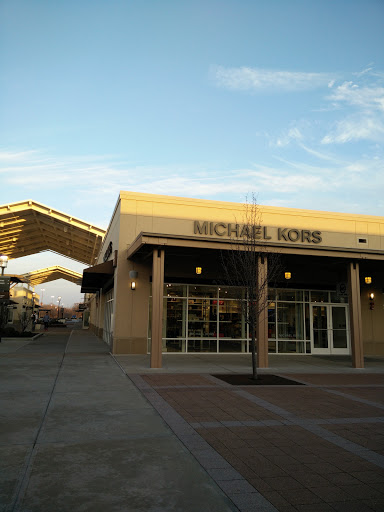 Fashion Accessories Store «Michael Kors», reviews and photos, 1650 Premium Outlet Blvd #1800, Aurora, IL 60502, USA