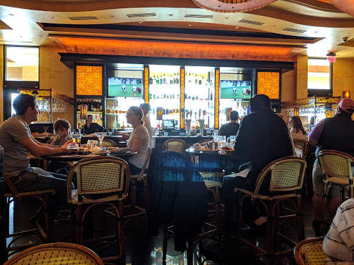 Shopping Mall «The Shops at Chestnut Hill», reviews and photos, 199 Boylston St, Chestnut Hill, MA 02467, USA