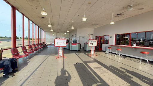 Tire Shop «Discount Tire Store - Irving, TX», reviews and photos, 3516 W Airport Fwy, Irving, TX 75062, USA