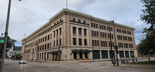 Shopping Mall «The Shops of Grand Avenue», reviews and photos, 275 W Wisconsin Ave, Milwaukee, WI 53203, USA