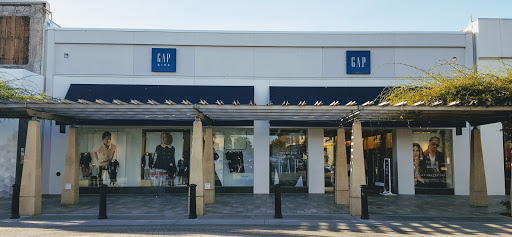 Clothing Store «Gap», reviews and photos, 1294 Burlingame Ave, Burlingame, CA 94010, USA