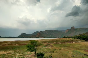 thirumoorthy dam view image
