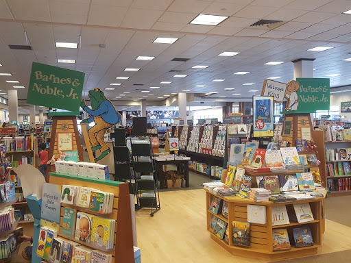 Book Store «Barnes & Noble Booksellers East Brunswick», reviews and photos, 753 New Brunswick Ave, East Brunswick, NJ 08816, USA