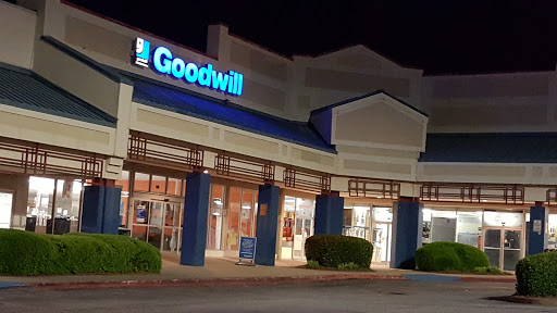 Goodwill of North Georgia: Marietta Store and Donation Center, 1355 Roswell Rd, Marietta, GA 30062, USA, 