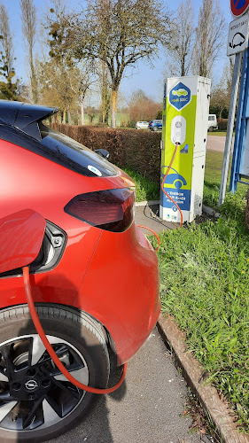 Borne de recharge de véhicules électriques SDE Calvados Charging Station Beuvron-en-Auge