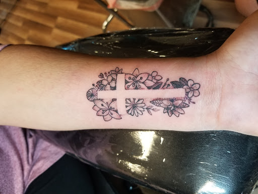 Tattoo Shop «Sacred Society Tattoo», reviews and photos, 2095 N Dobson Rd #6, Chandler, AZ 85224, USA