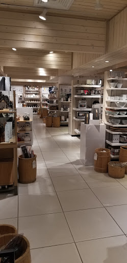 Furniture Store «Crate and Barrel», reviews and photos, 125 Westchester Ave, White Plains, NY 10601, USA