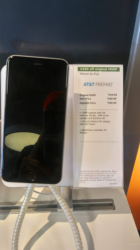 Cell Phone Store «AT&T Authorized Retailer», reviews and photos, 35354 E Michigan Ave, Wayne, MI 48184, USA