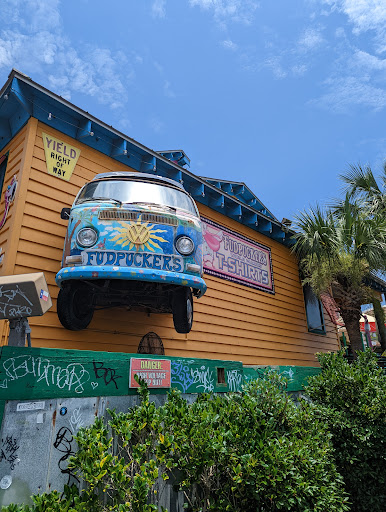 Restaurant «Fudpuckers Beachside Bar & Grill», reviews and photos, 20001 Emerald Coast Pkwy, Destin, FL 32541, USA