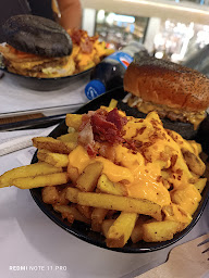 Photo n°53 de Black & White Burger Créteil Soleil à Créteil ()