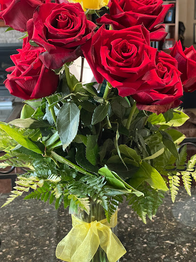 Florist «Candlelight Floral & Gifts», reviews and photos, 850 Lake St E, Wayzata, MN 55391, USA