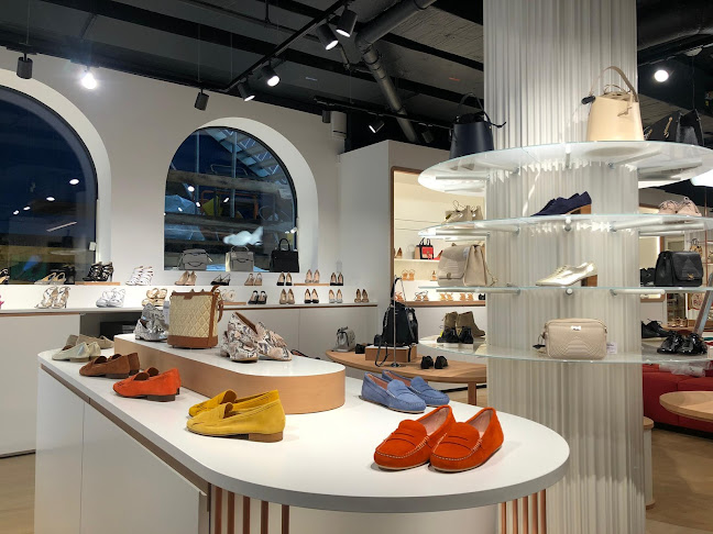 Rezensionen über Chaussures Aeschbach SA in Genf - Schuhgeschäft