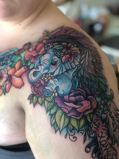 Tattoo Shop «Art & Soul Tattoo And Gallery», reviews and photos, 412 2nd St, New Glarus, WI 53574, USA