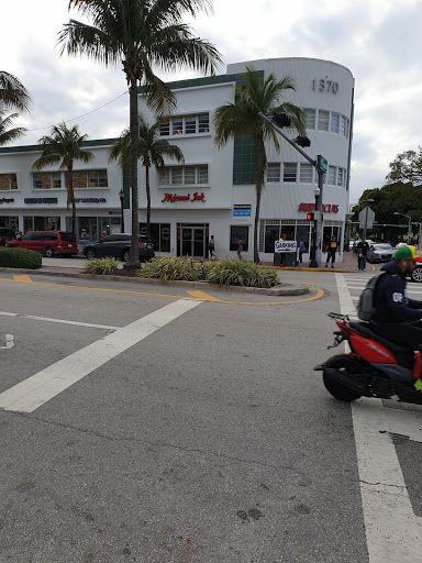 Tattoo Shop «Love Hate Tattoo Studio», reviews and photos, 1360 Washington Ave, Miami Beach, FL 33139, USA