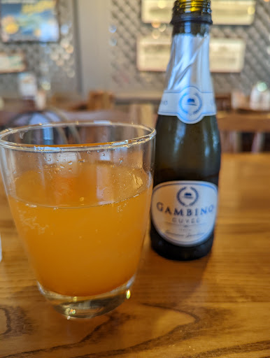 American Restaurant «Cracker Barrel Old Country Store», reviews and photos, 901 Veterans Memorial Pkwy, St Charles, MO 63303, USA