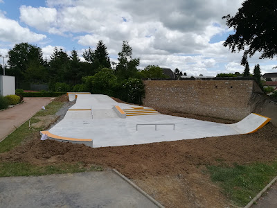 Skatepark de Luzy by E2S Company à Luzy