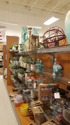 Department Store «T.J. Maxx», reviews and photos, 903 St George Ave, Woodbridge, NJ 07095, USA