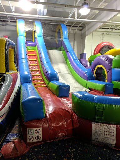 Party Equipment Rental Service «Hoppity Hop Inflatables», reviews and photos, 143 New Shackle Island Rd, Hendersonville, TN 37075, USA