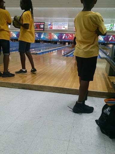 Bowling Alley «Woodbridge Bowling Center», reviews and photos, 346 Main St, Woodbridge, NJ 07095, USA