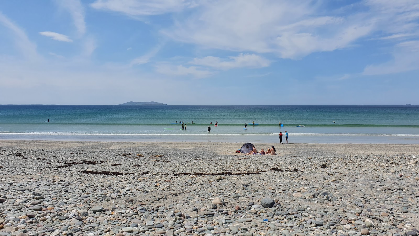 Foto van Carrownisky Beach met turquoise puur water oppervlakte
