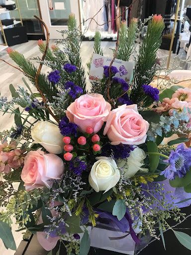 Florist «Lake O. Floral», reviews and photos, 397 N State St, Lake Oswego, OR 97034, USA